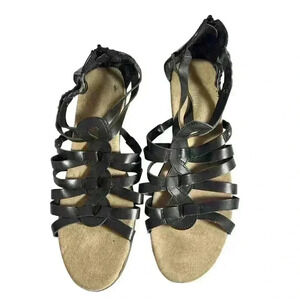 Relativity 10M Black Open Toe Zip Up Back Sandals